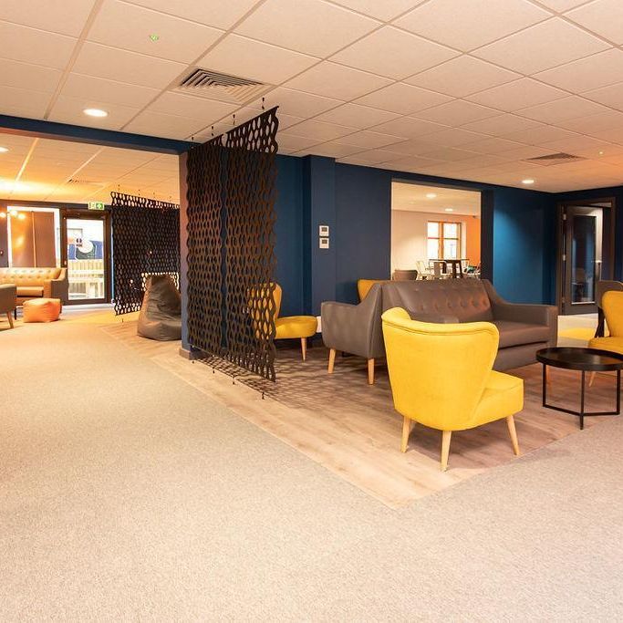 1 bedroom in a flat share to rent - Photo 1