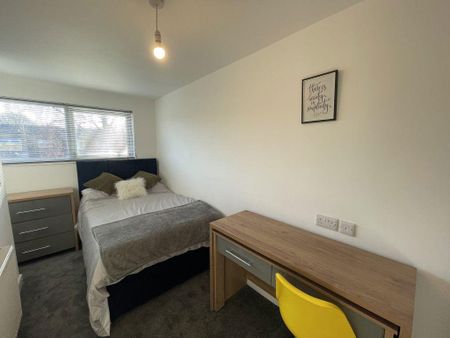 1 bedroom in a house share to rent - Photo 3