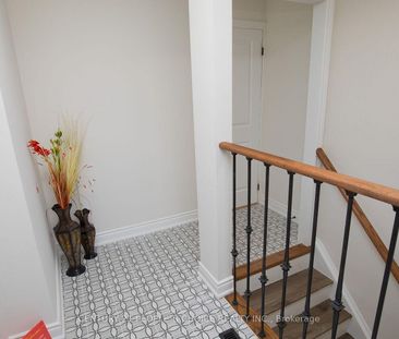 For Lease - 2 Betteridge Lane, Toronto, Ontario - Photo 6
