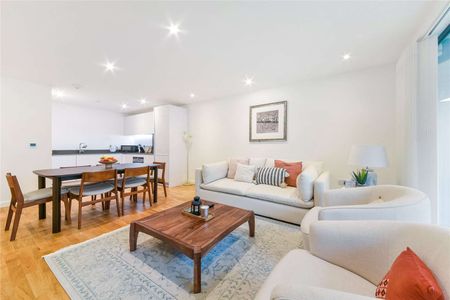 Superbly presented 3 bedroom apartment to rent in Greenwich. - Photo 2