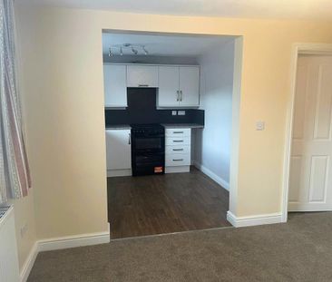 1 bedroom ground floor flat to rent - Photo 1