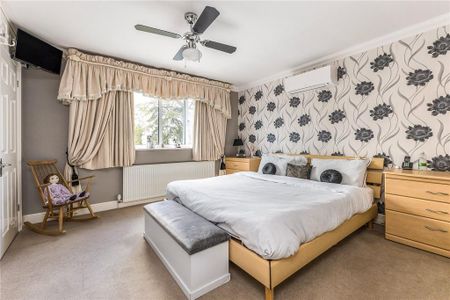 4 bedroom detached house to rent - Photo 3