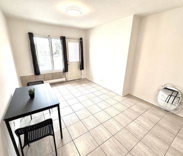 3 1/2 TOUT Inclus - Metro St Michel - Photo 1