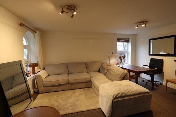 2 bedroom flat to rent - Photo 1