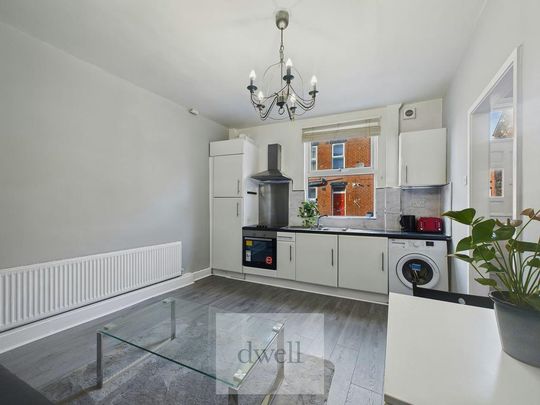 2 bedroom end of terrace house to rent - Photo 1