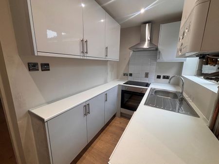 2 bedroom terraced house to rent - Photo 4