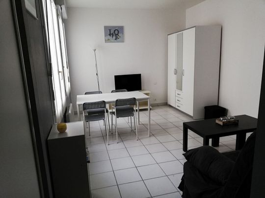 Appartement Niort Studio meublé 27 m2 - Photo 1