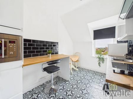 1 bedroom Flat To Let - Photo 4