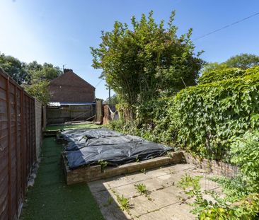 2 Bedroom - Photo 2