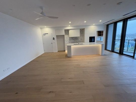 Premium 3 Bedroom Apartment with Butlerâs Pantry & Storage â The Greenwich - Photo 1