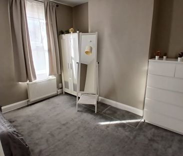 Room in a Shared House, Elm Road, CR7 - Photo 6