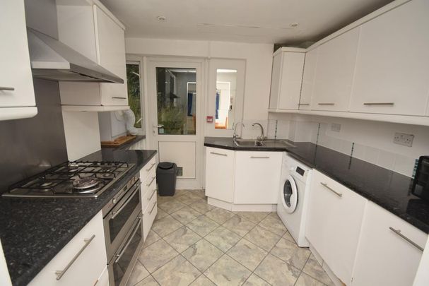 4 bedroom house to rent - Photo 1