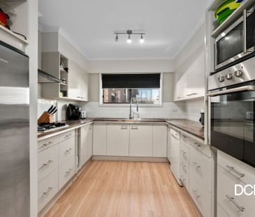 16 Button Street Strathdale VIC - Photo 6