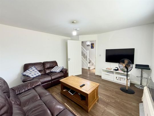 4 Bedroom House To Let - Photo 1