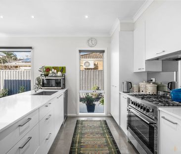 Private Delight in Parkdale - Photo 4