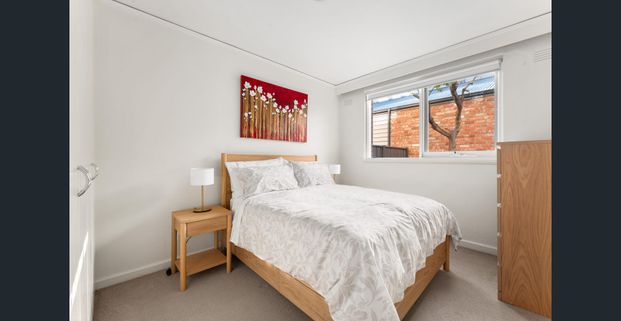 "Fully Furnished Garden Apartment" - Photo 1