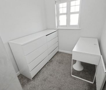 3 bedroom semi-detached house to rent - Photo 6