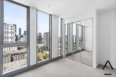 Captivating apartment with breathtaking views - Photo 2