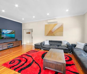 Fully Furnished Waterfront Living – Just Move In! - Photo 3