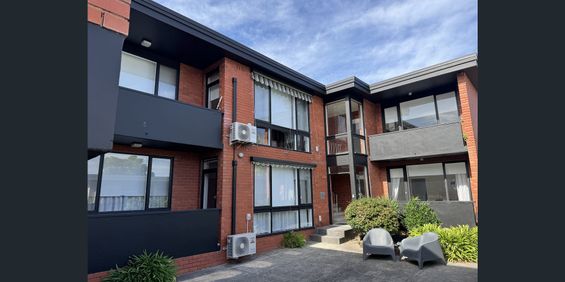 Fully furnished apartment minimum 3 month lease - Photo 3