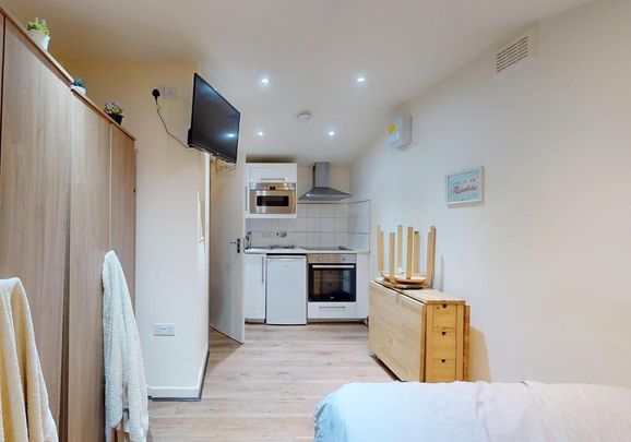 Studio to rent - Photo 1