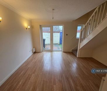 2 bedroom semi-detached house to rent - Photo 3