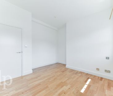 2 Bedroom Flat, Berwick Street W1F - Photo 6