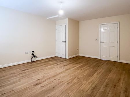 To Let 3 Bed House - Terraced - Photo 4