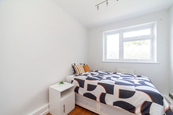 Room in a Shared Flat, Bulow Court, SW6 - Photo 1