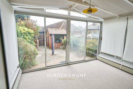 Tower Court, Ongar - Photo 3