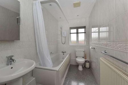 Winchester House, Macclesfield, SK10 - Photo 3