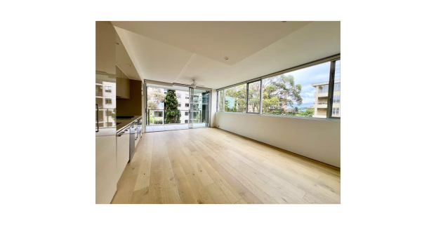Modern 1 Bedroom Apartment in the heart of Bondi - Photo 1
