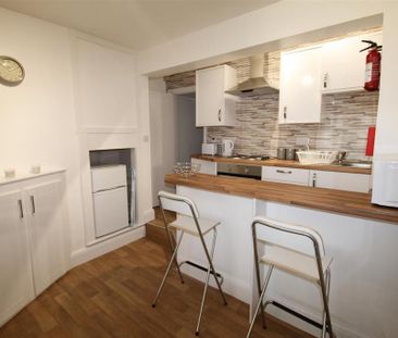 1 bedroom private hall to rent - Photo 2