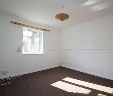 Flat C Alexandra Road, Bedford - Photo 4