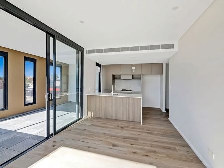 Near New Apartment with North-East Aspect in Convenient Location! - Photo 5