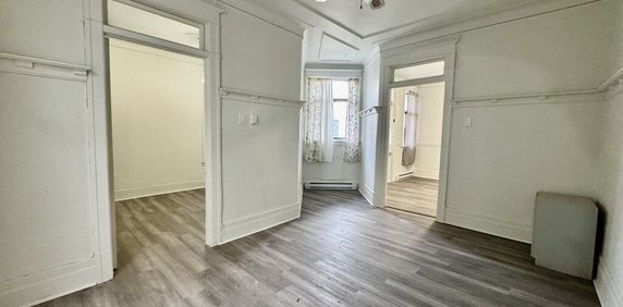 Ville-Marie - Géant 5 1/2 + Bureau - Photo 2