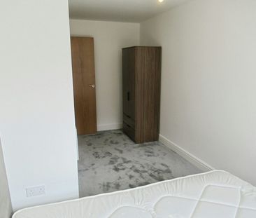 Flat to rent on - Photo 2