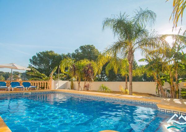 VILLA FOR RENT ALL YEAR ROUND WITH PRIVATE POOL IN MORAIRA