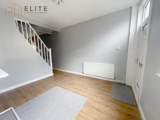 2 bedroom end of terrace house to rent - Photo 1