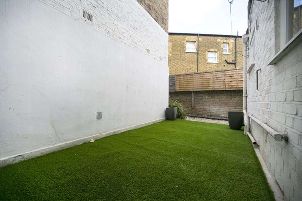 A stylish one bedroom garden flat in a fantastic location close to Angel, Highbury & Islington, Shoreditch and Old Street. - Photo 1