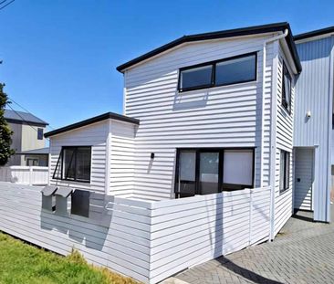 Near-New Family Home with Low Maintenance Living - Photo 2