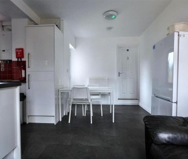 1 bedroom in a house share to rent - Photo 6