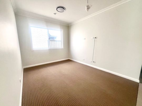 Brand Spanking New with 2 X Living Areas&excl; - Photo 1