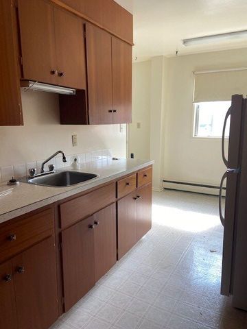 2601 7th ST E Spacious 2 Bedroom With Balcony - Photo 2