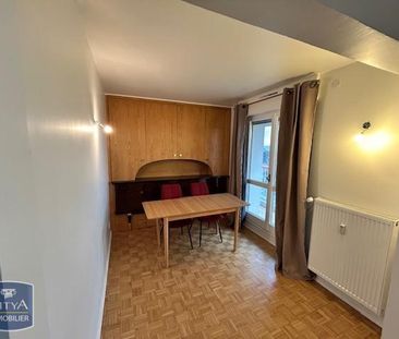 Location Appartement 4 pièces 77m² VILLEFRANCHE SUR SAONE 69400 - Photo 2