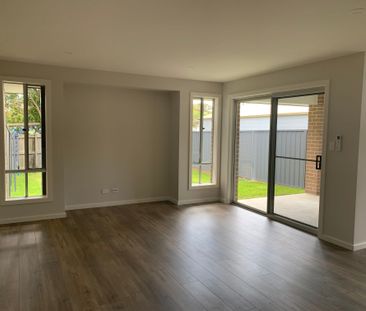 Modern duplex in Lake Munmorah - Photo 2