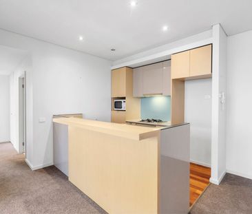 Updated & Stylish in Prime Port Melbourne Location! - Photo 5