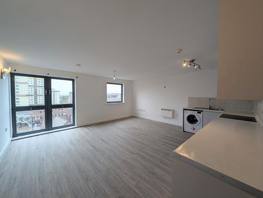 2 bedroom flat to rent - Photo 1