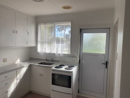One Bedroom Unit - Centrally Located - Photo 3