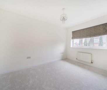 Padelford Lane, Stanmore, HA7 - Photo 4